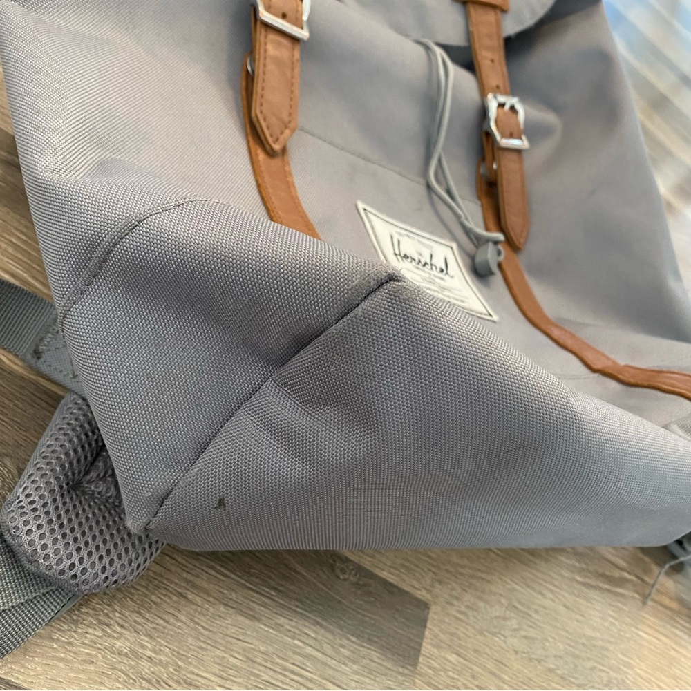 SOLD Herschel Grey Retreat Backpack - Picture 12 of 13